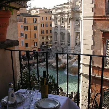 Relais Fontana Di Trevi Hotell 3*