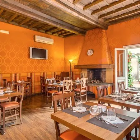 Relais Fontana Di Trevi מלון