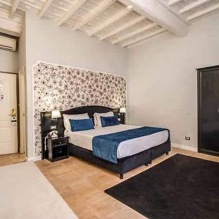 מלון Relais Fontana Di Trevi 3*