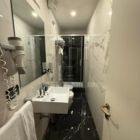 Relais Fontana Di Trevi 3* ローマ