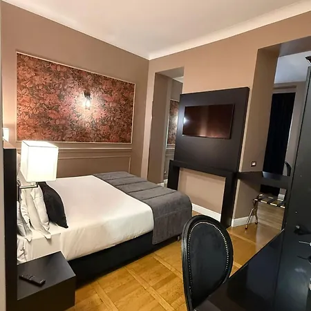 Relais Fontana Di Trevi 3*