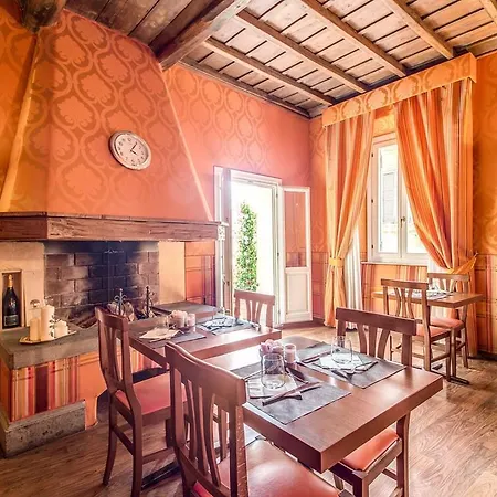 Relais Fontana Di Trevi Hotel 3*